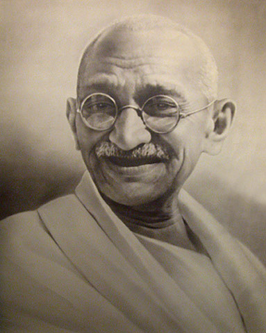 مهاتما گاندی کسی که با همیاری و همکاری مردم توانست بریتانیای کبیر را به زانو در آورد