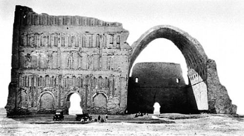 ویرانی های کاخ سپید شاهنشاهی در شهر تیسفون یکی از بزرگترین شهرهای جهان ، شهری ساخته شده از هفت شهر بزرگ