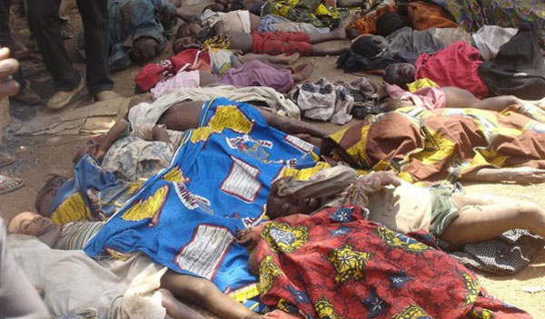 کشتار دسته جمعی مسیحیان به دست اسلام گرایان در نیجریه. این یکی از صدها جنایت مسلمانان است که به دستور قرآن و محمد صورت گرفته است.