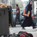 آیا مایه اندوه و تأسف نیست که مردم به جای هدف گیری رژیم، به یکدیگر حمله می کنند؟