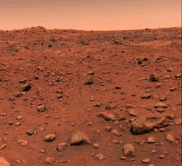 این تصویری است که وایکینگ ۱ در سال ۱۹۷۶  از کره مریخ به زمین فرستاده است.