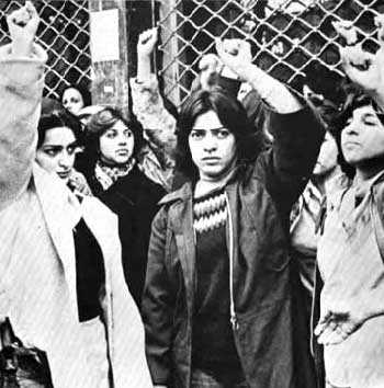 در سال ۱۳۵۷ زنان ایران برای اعتراض به حجاب اجباری و زور و ستم آخوند به خیابان ها آمدند و از سوی مزدوران رژیم اسلامی سرکوب شدند.