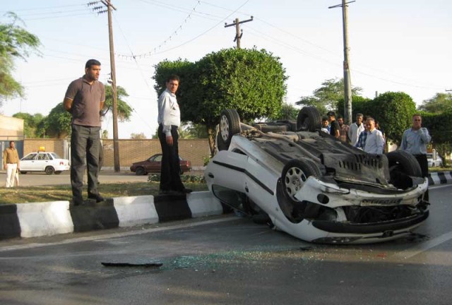 این صحنه ای از یک تصادف کشتارگر در شیراز است.