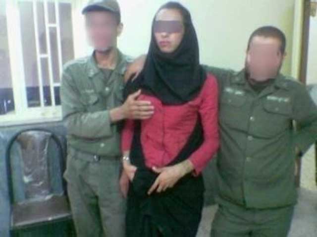 در این تصویر عملن سوء استفاده جنسی از دختران ایرانی و فرستادن  به کشورهای عربی و فروختن آنان  را می توان دید و برداشت کرد.