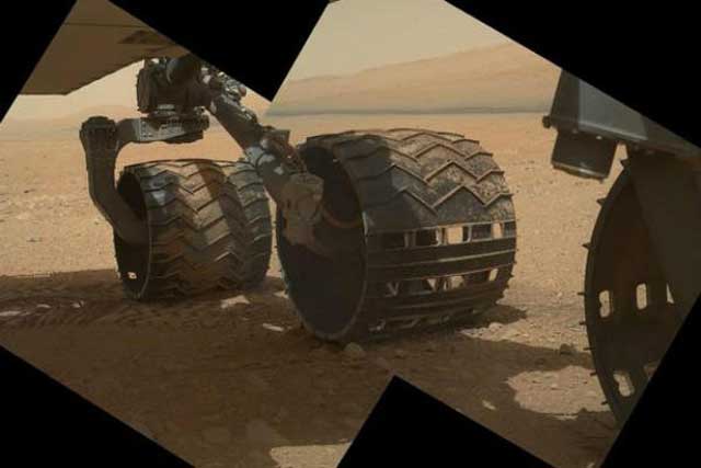 کاوشگر کنجکاوی در منطقه ای از سطح مریخ