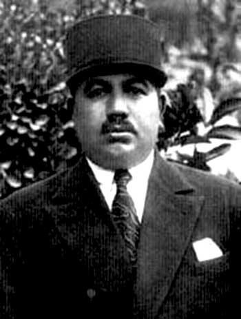 فرخی یزدی، چکامه پرداز، سیاستمدار، و انتقادگر سیاسی که نقش بزرگی در مبارزه با دیکتاتوری دوران رضا شاه داشت.