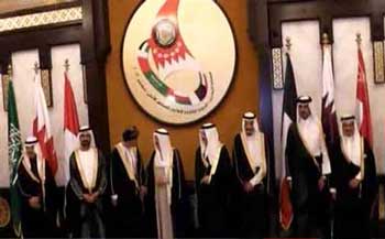 نشست سران عرب در قطر که با توطئه ادعای پوچ و احمقانه مالکیت امارات بر سه جزیره ایرانی همراه بود.