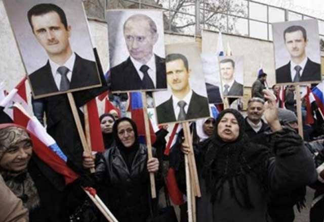 این ها زنان عقب مانده و یا مزدوران و جیره خوارانی هستند که از بشار اسد جنایتکار، و روسیه متجاوز و سلطه طلب حمایت می کنند. حمایت این فرصت طلبان بشار اسد را بر سر قدرت نشانده است.