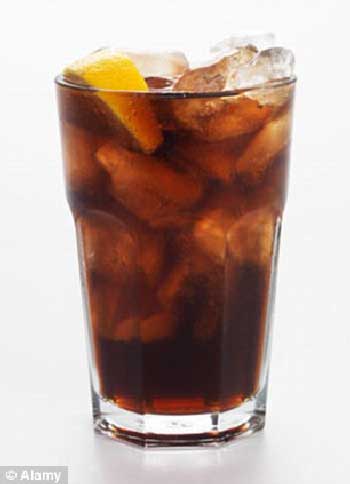 کوکا نیز کافئین است و همان اثر تخریبی روی بدن دارد که چای و قهوه دارند. 