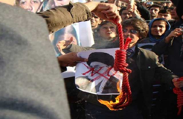 ۲۵ آوریل روز اعتراض و مبارزه علیه اعدام است. اعدام یا آدم کشی و جنایت که کار روزمره ر‍‍ژیم اسلامی است. بنابراین، باید گفت مرگ بر آخوند که همواره دنبال مرگ و نیستی مردم بیگناه ایران است.