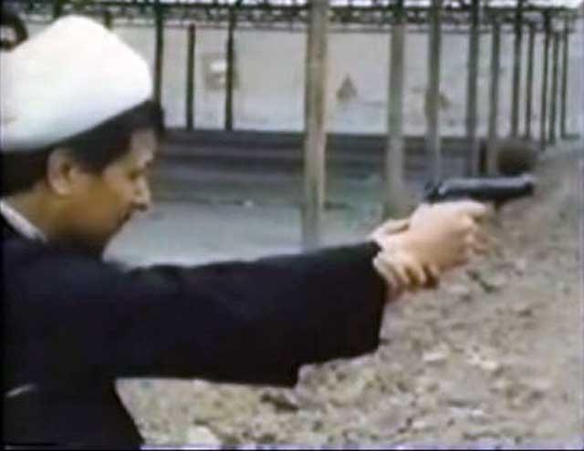 hashemi-rafsanjani-young-shooting-pistol-iran