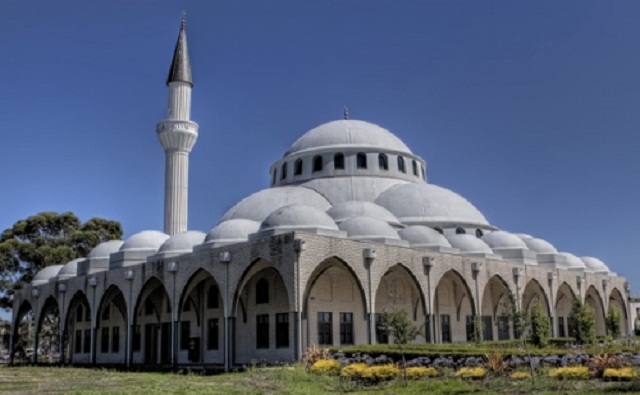 فریب معماری زیبای این مسجد در استرالیا را نخورید! آموزش ترور افراد داعش و القاعده  از مسجد شروع شده است. تصویری که می بینید از آنچه تصور کرده اید پر خطر تر است!
